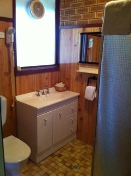 Hunter Country Lodge - Accommodation Southport 2