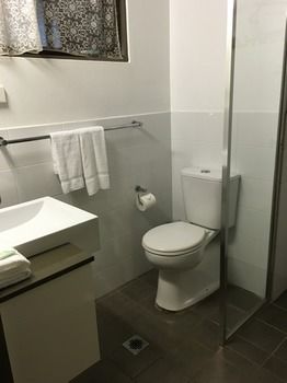 Avoca Beach Hotel & Resort - Southport Accommodation 4