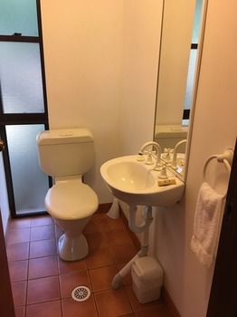 Avoca Beach Hotel & Resort - Southport Accommodation 6