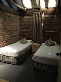 Avoca Beach Hotel & Resort - Southport Accommodation 25