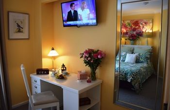 Cutmore Cottages - Bagala Bungalow - Accommodation Southport 6