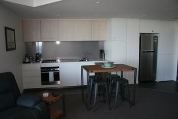 Apartment On King Street - Southport Accommodation 9