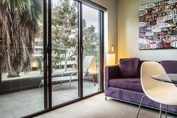 Comfy Kew Apartments - Accommodation Southport 6
