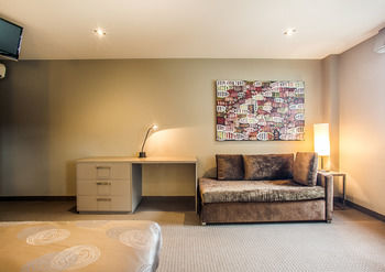 Comfy Kew Apartments - Accommodation Southport 14