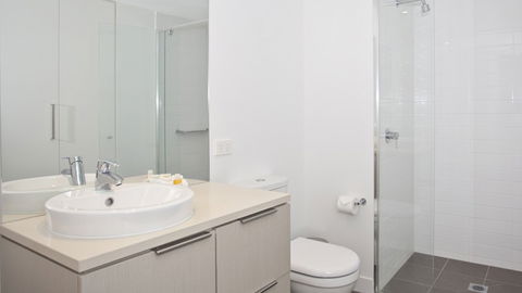 BEST WESTERN Islington Apartments - Southport Accommodation 3