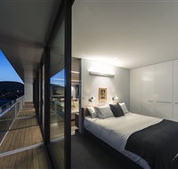 Avalon City Retreat - Southport Accommodation