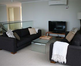 Hidden Bay Holiday Home - Southport Accommodation 1