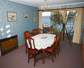 Waterside Accommodation - Derwent Retreat - Southport Accommodation 2