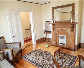Lambert Cottage Accommodation - Southport Accommodation 3