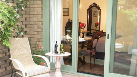 Forlonge Bed & Breakfast - Accommodation Southport 0