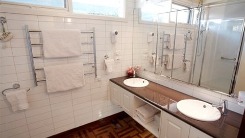 Forlonge Bed & Breakfast - Accommodation Southport 6