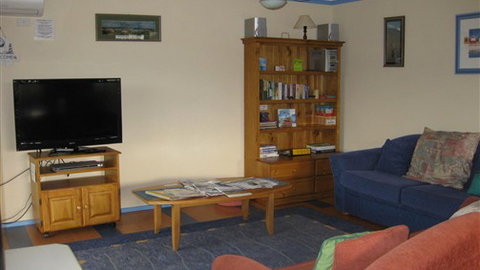 Bells By The Beach Holiday House Ocean Grove - Accommodation Southport 5