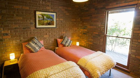 The Eagles Nest - Accommodation Southport 2