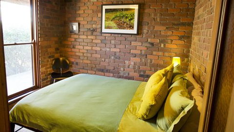 The Eagles Nest - Accommodation Southport 3