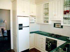 Grandview House Apartments - Glenelg - Accommodation Southport 1