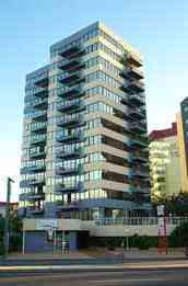 Beachfront Towers Holiday Apartments - Accommodation Southport 0