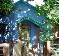 Blue Poles Cafe Gallery  BB - Accommodation Southport