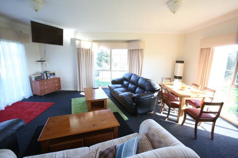 Farm Accommodation - Accommodation Southport 11