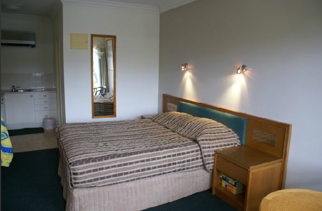 Coopers Colonial Motel - Southport Accommodation
