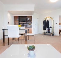 Diplomat Hotel - Southport Accommodation