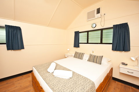 Ellis Beach Oceanfront Bungalows & Caravan Pk - Accommodation Southport 1