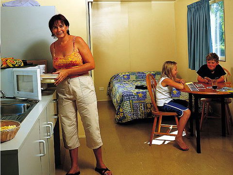 Kakadu Lodge & Caravan Park - Southport Accommodation 3