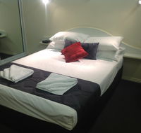 Parkside Motel  Licensed Restaurant - Southport Accommodation