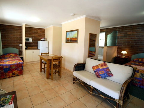 Rubyvale Motel & Holiday Units - Southport Accommodation 0