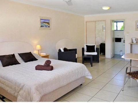 Yamba Twin Pines Motel - Accommodation Southport 0