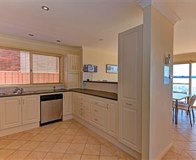 Luxury Waterfront House - Southport Accommodation 1