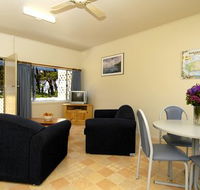 Island Coastal Units - Southport Accommodation
