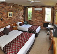 Log Cabin - Accommodation Southport