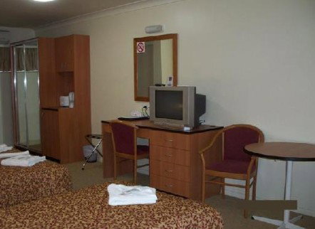 Molong Motor Inn - Accommodation Southport 2