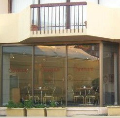 Hotel Saville - Accommodation Southport 2