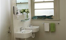 Elm & Wren - Accommodation Southport 5