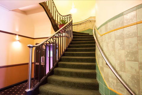Grand Hotel - Southport Accommodation 7
