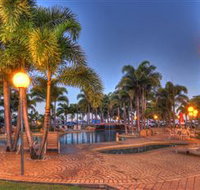 Rollingstone Beach Front Resort - Southport Accommodation
