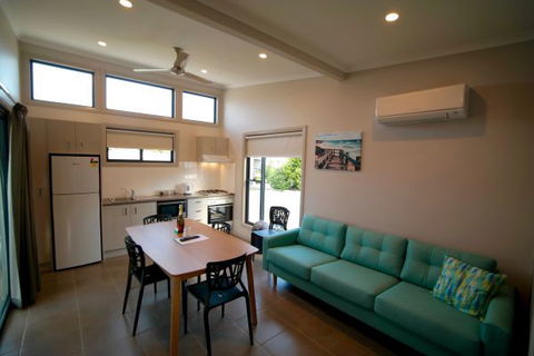 Colonial Holiday Park And Leisure Village - Accommodation Southport 3