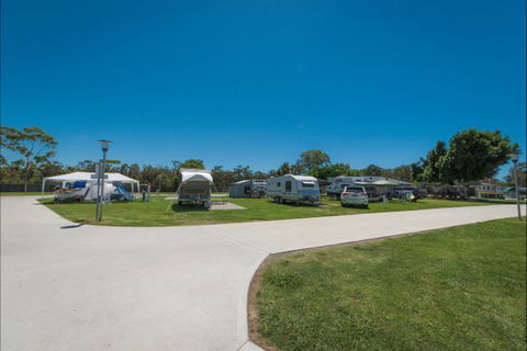 Colonial Holiday Park And Leisure Village - Accommodation Southport 9
