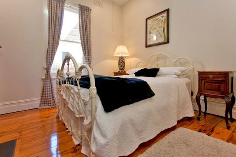 Elegance On Englehardt - Accommodation Southport 3