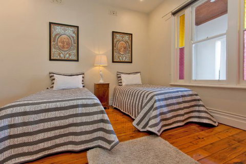 Elegance On Englehardt - Accommodation Southport 4