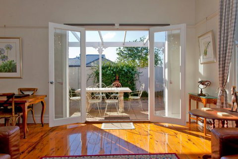 Elegance On Englehardt - Accommodation Southport 10