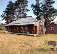 The Pines Cottage - Southport Accommodation
