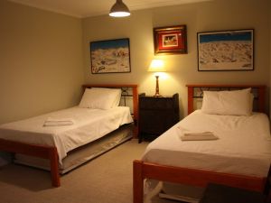 Eelah - Accommodation Southport 0