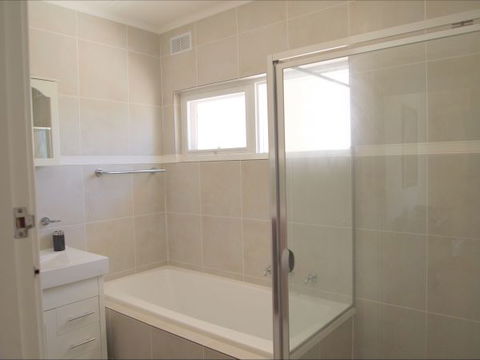 Christies Cottage For Holidays And Relocations. - Accommodation Southport 7