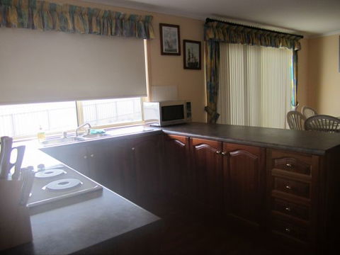 Annies Rest - Southport Accommodation 3
