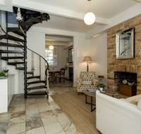 The Essence of Paddington Living - Accommodation Southport