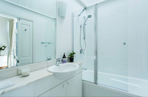 The Essence Of Paddington Living - Accommodation Southport 5