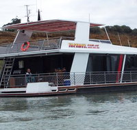 Takeme2 Houseboat - Southport Accommodation