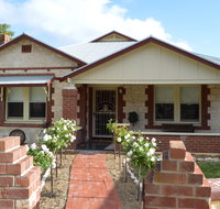 Two Cow Cottage Bed and Breakfast - Southport Accommodation